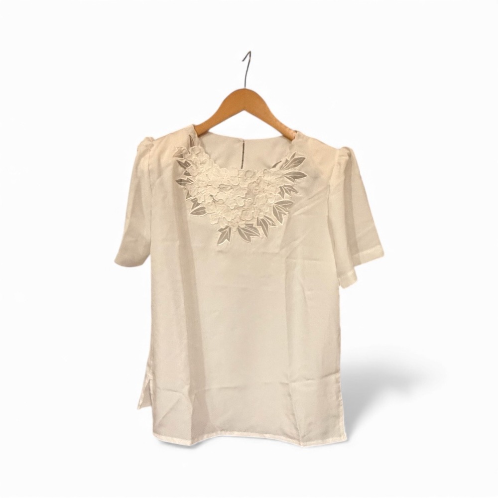NWT Vtg 80s Susan Hutton Embroidered Floral Neckline‎ Short Sleeve Top 12 fits M